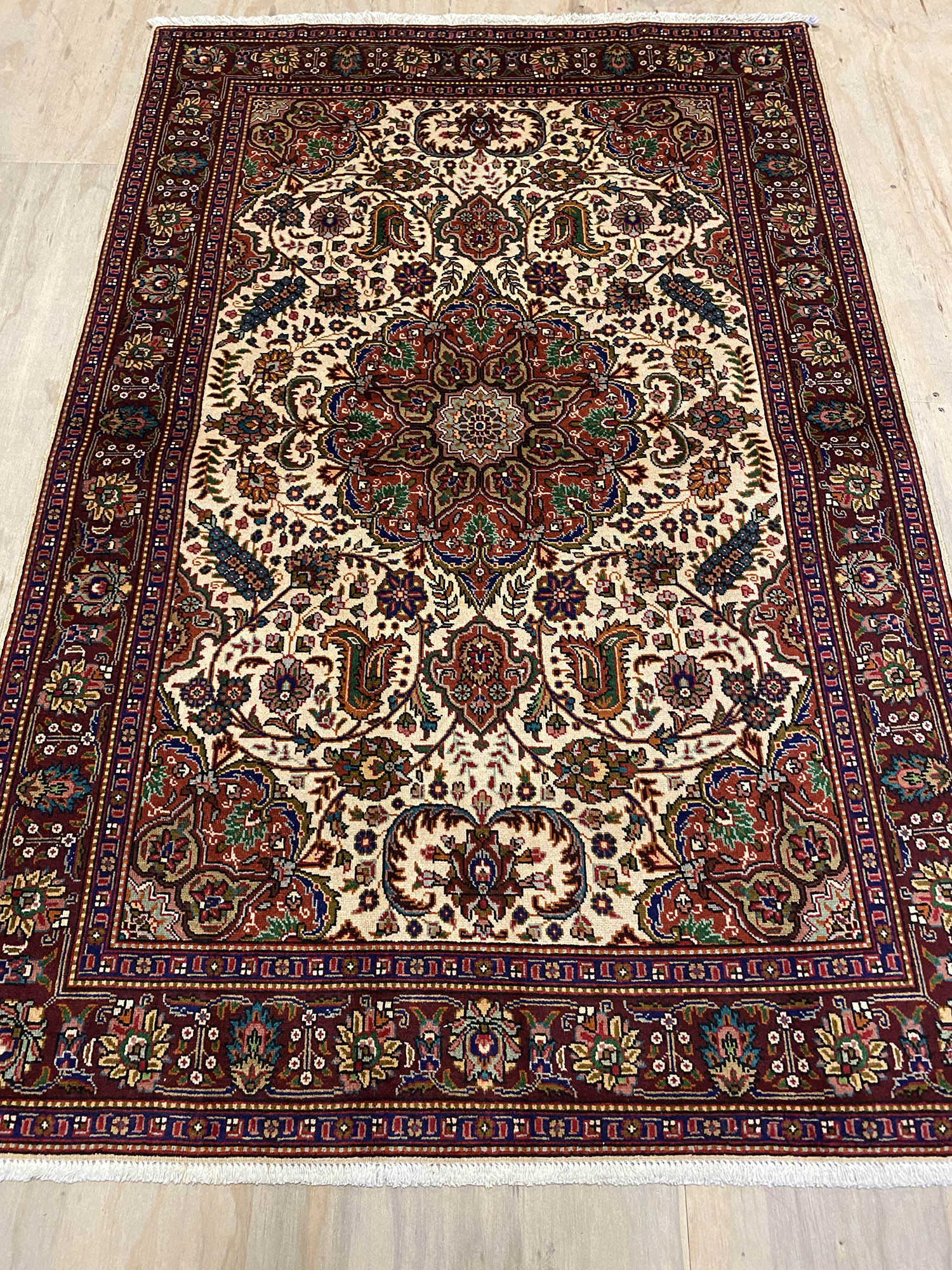 1.5x1M Vintage Tabriz Persian Rug - Image 3