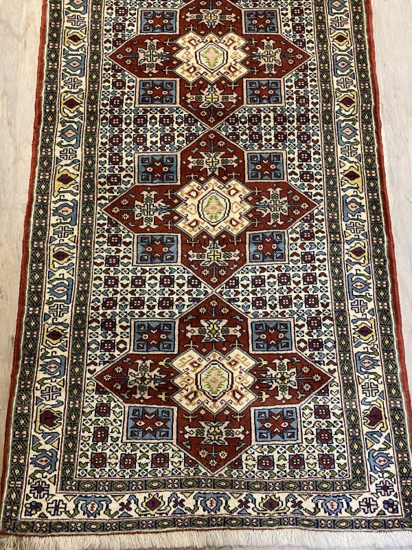 3.6M Kurdi  Sanandaj Persian Runner