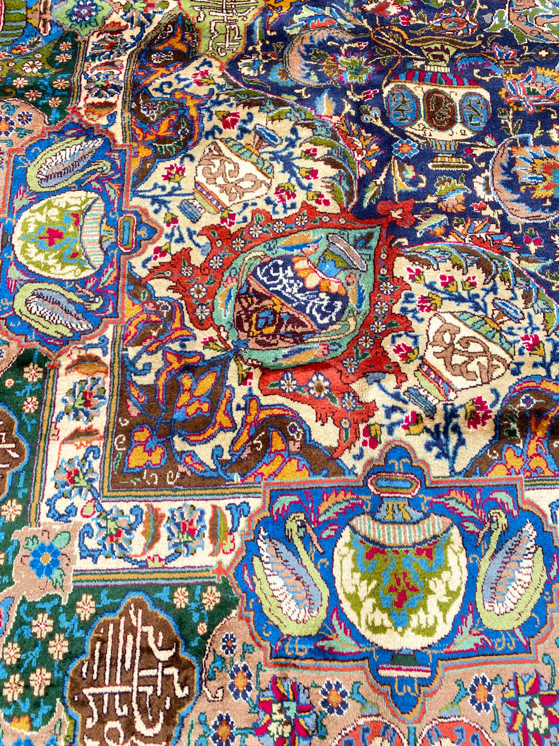 What Makes Persian Rugs Truly Unique and Timeless? 6 Treasure Design kashmar rug