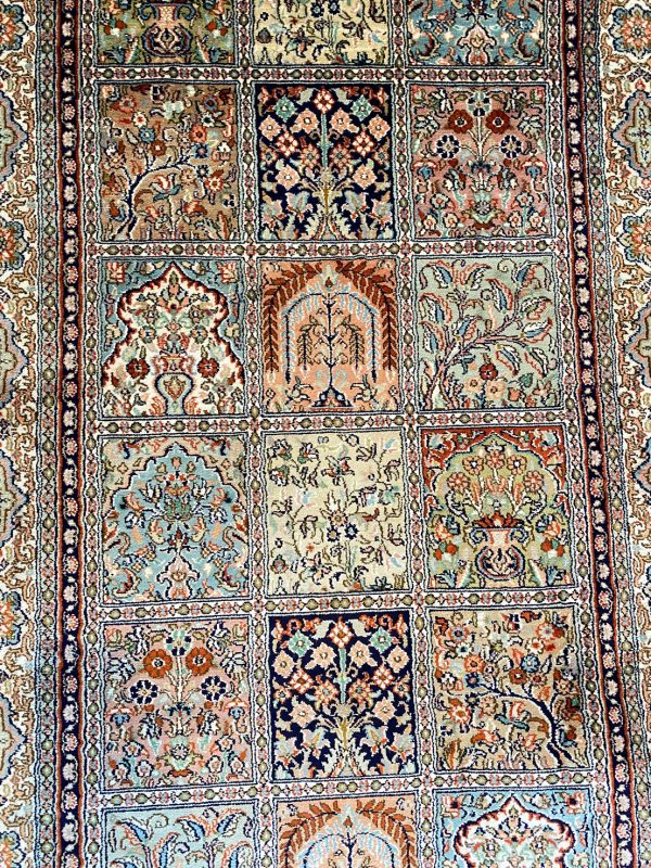 1.5 X 1 M Silk Kashmiri Rug (18.18 Quality)