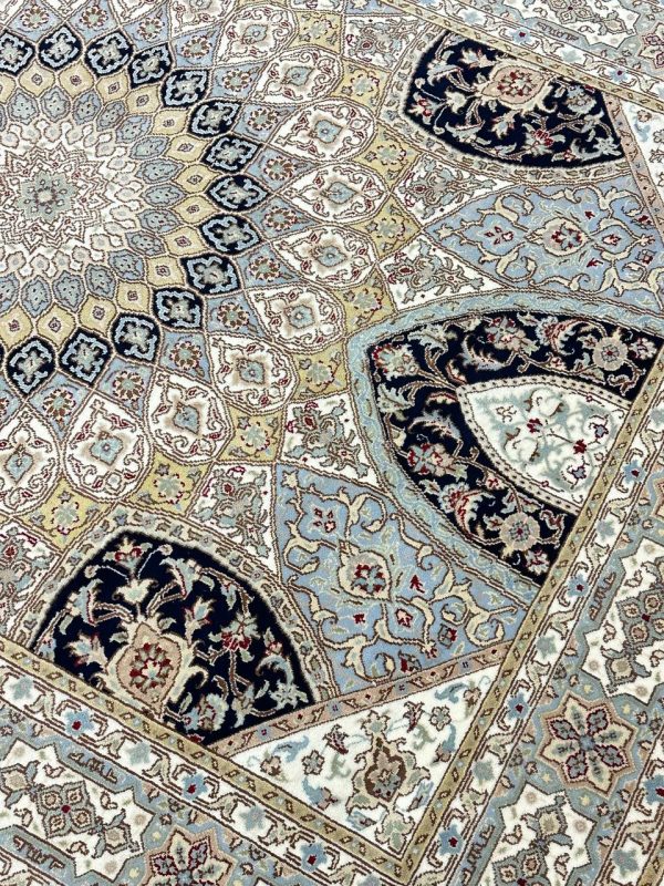 2.15 x 1.55 M Indian Wool & Silk Nain Dome Design Rug