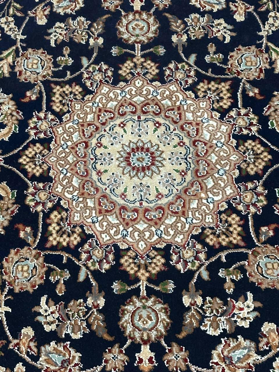 1.8 x 1.2 M Indian Wool & Silk Nain Design Rug - Image 3